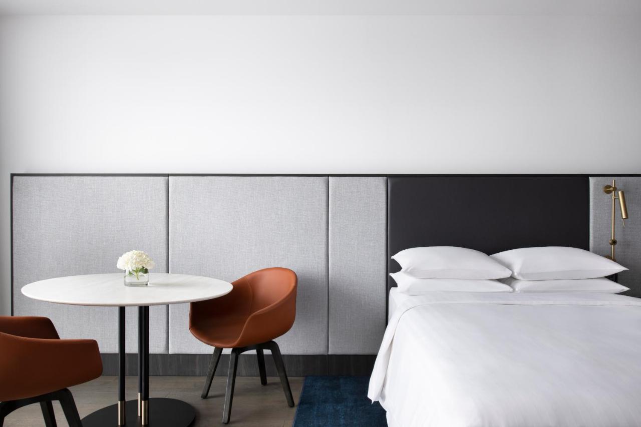 Melbourne Marriott Hotel Docklands Екстериор снимка A room at the Hotel Americano