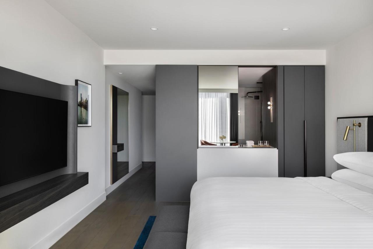 Melbourne Marriott Hotel Docklands Екстериор снимка