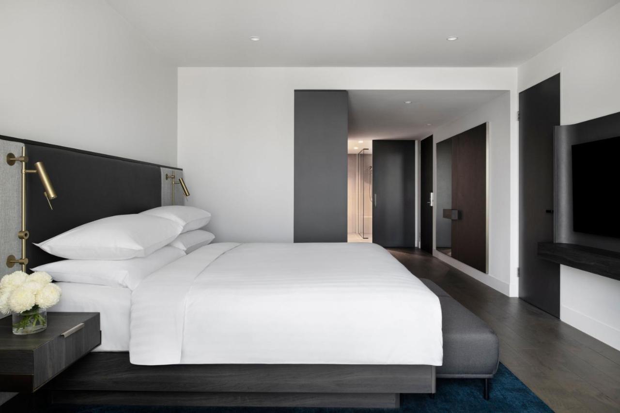 Melbourne Marriott Hotel Docklands Екстериор снимка