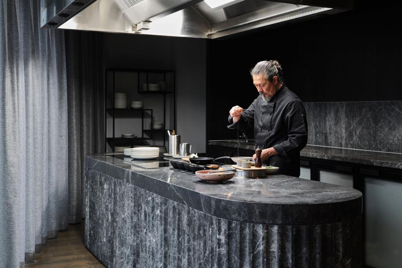 Melbourne Marriott Hotel Docklands Екстериор снимка Chef Nobu Matsuhisa