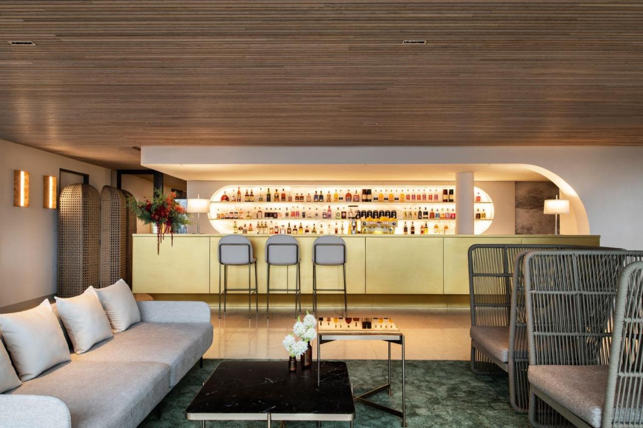 Melbourne Marriott Hotel Docklands Екстериор снимка The bar at the 19th floor