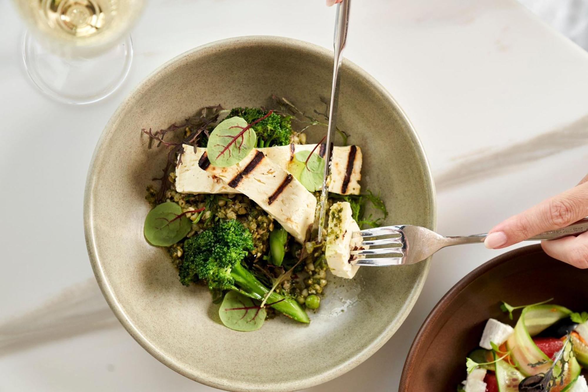 Melbourne Marriott Hotel Docklands Екстериор снимка A salad with quinoa